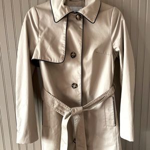 H&M size 2 beautiful trench coat.